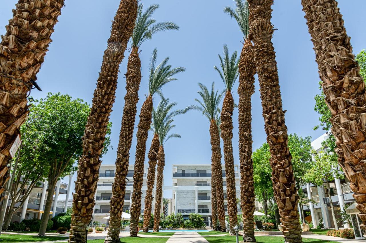 דירת גן פונה לבריכה - Pool Garden View Eilatアパートメント エクステリア 写真