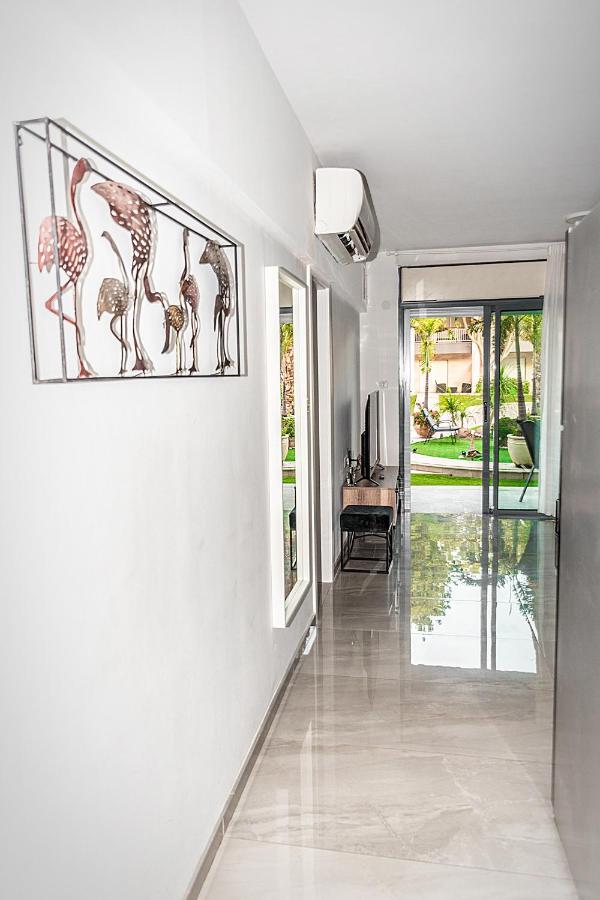 דירת גן פונה לבריכה - Pool Garden View Eilatアパートメント エクステリア 写真
