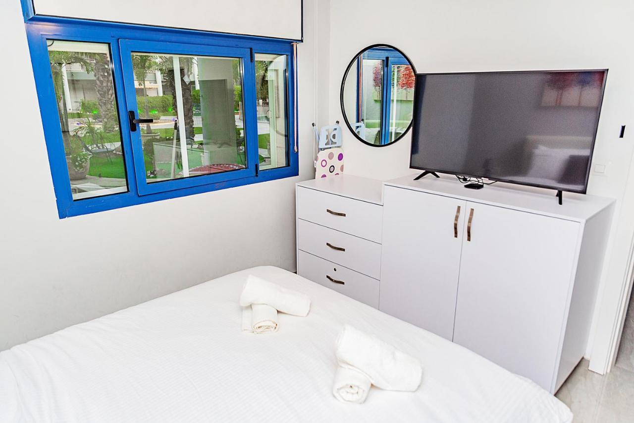 דירת גן פונה לבריכה - Pool Garden View Eilatアパートメント エクステリア 写真