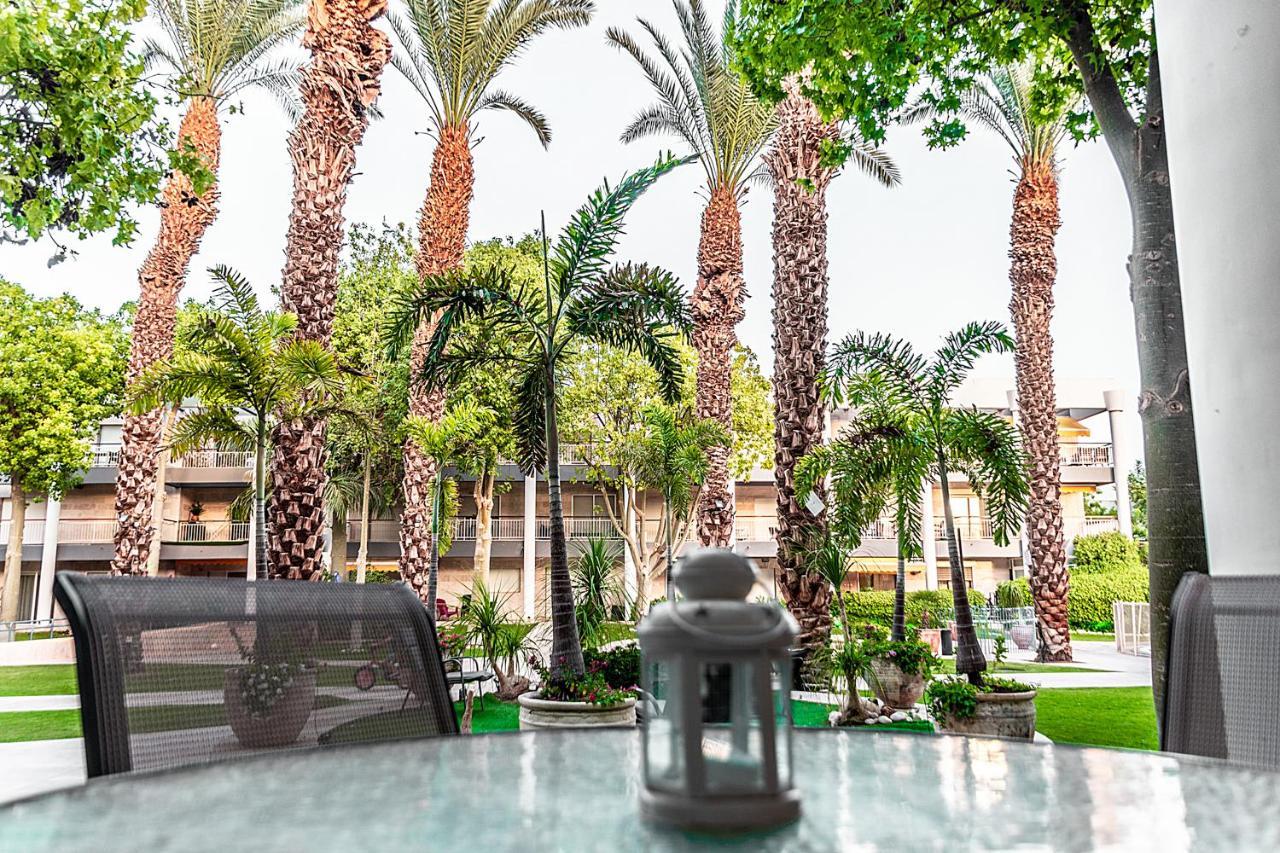 דירת גן פונה לבריכה - Pool Garden View Eilatアパートメント エクステリア 写真