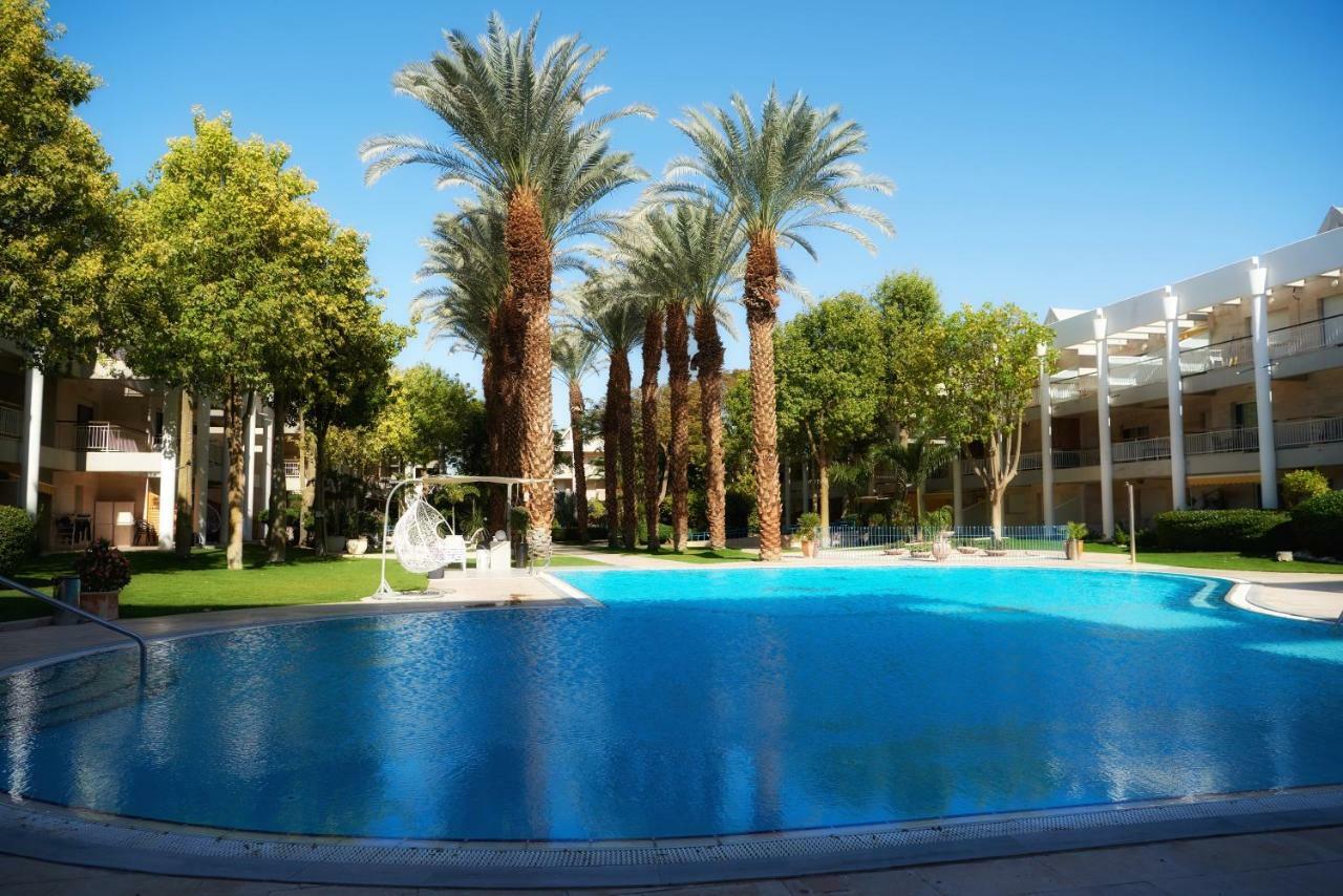 דירת גן פונה לבריכה - Pool Garden View Eilatアパートメント エクステリア 写真