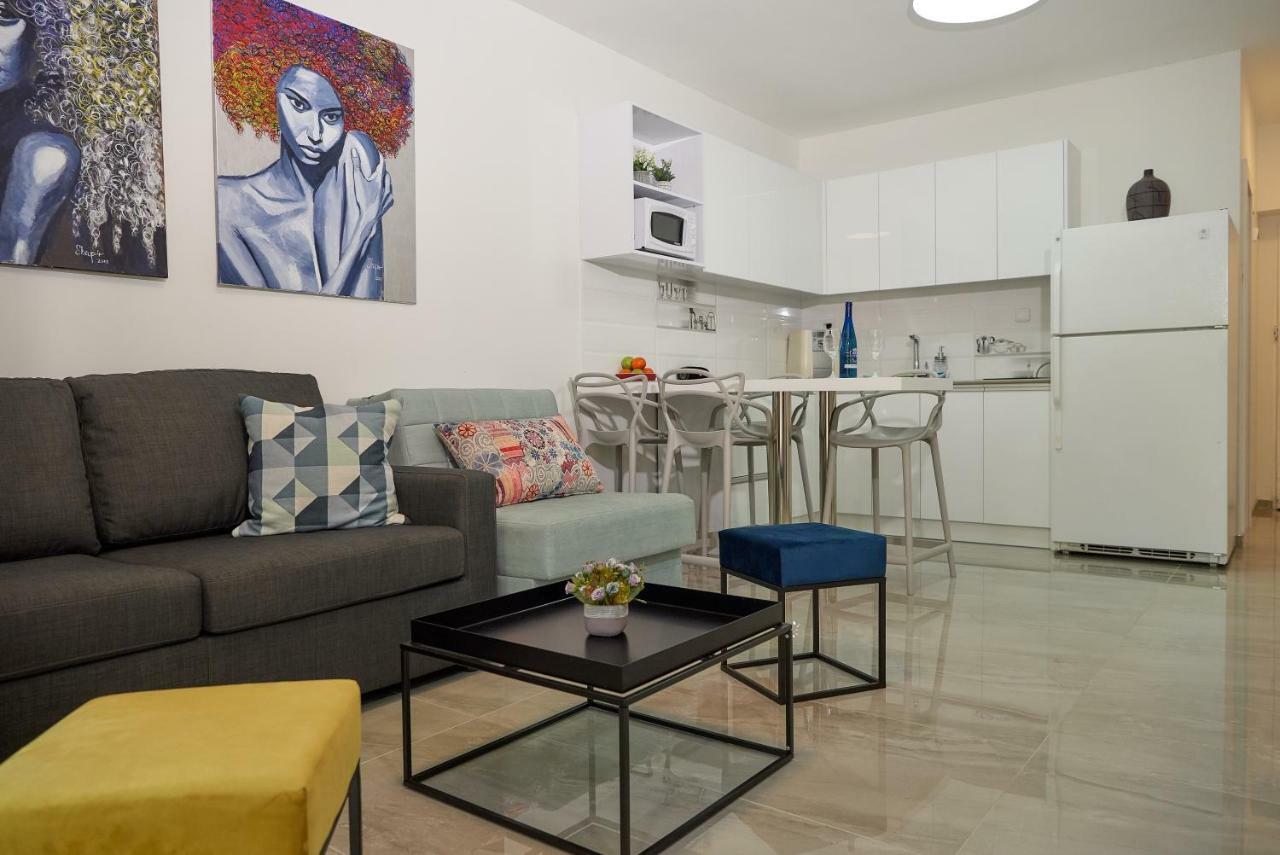 דירת גן פונה לבריכה - Pool Garden View Eilatアパートメント エクステリア 写真
