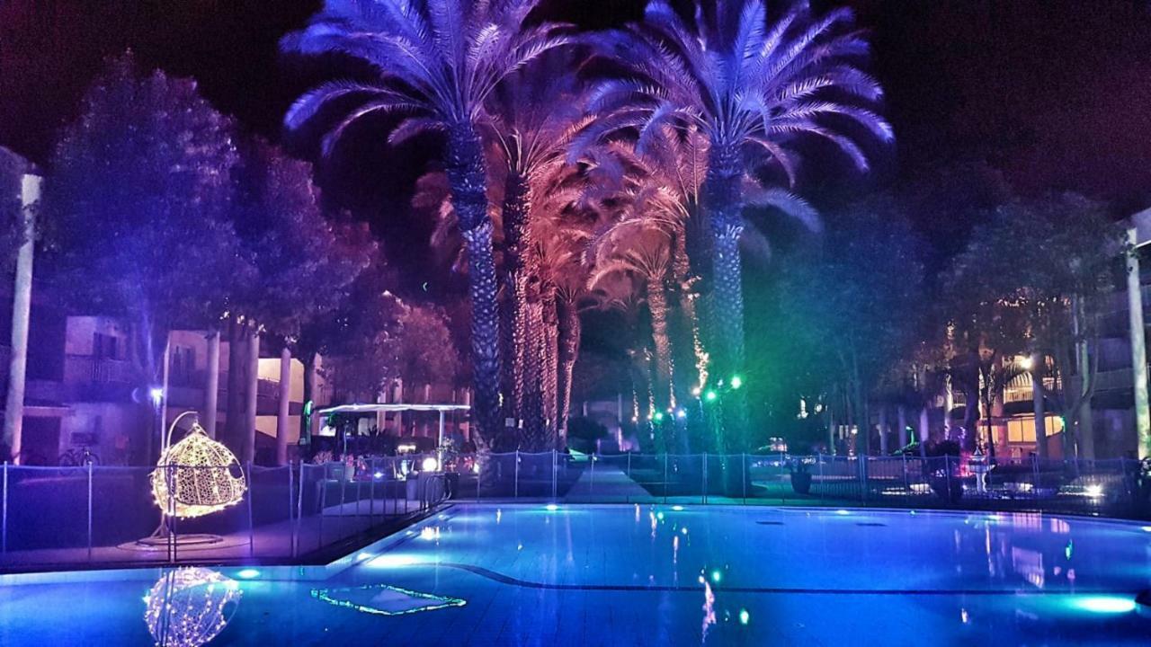דירת גן פונה לבריכה - Pool Garden View Eilatアパートメント エクステリア 写真